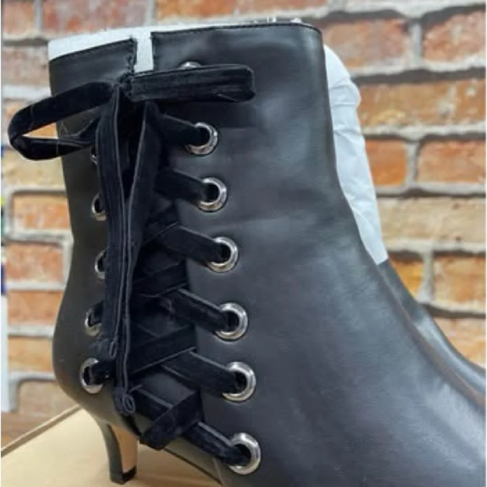 Comfortview black kitten heel booties 8.5w